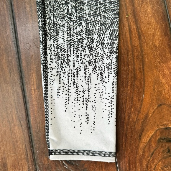 Evolution and Creation Black White Leggings - Picture 5 of 6